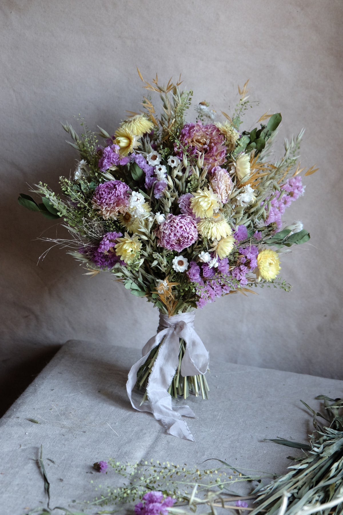 Medium dried flower bouquet