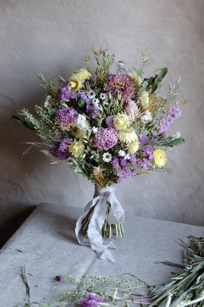 Medium dried flower bouquet