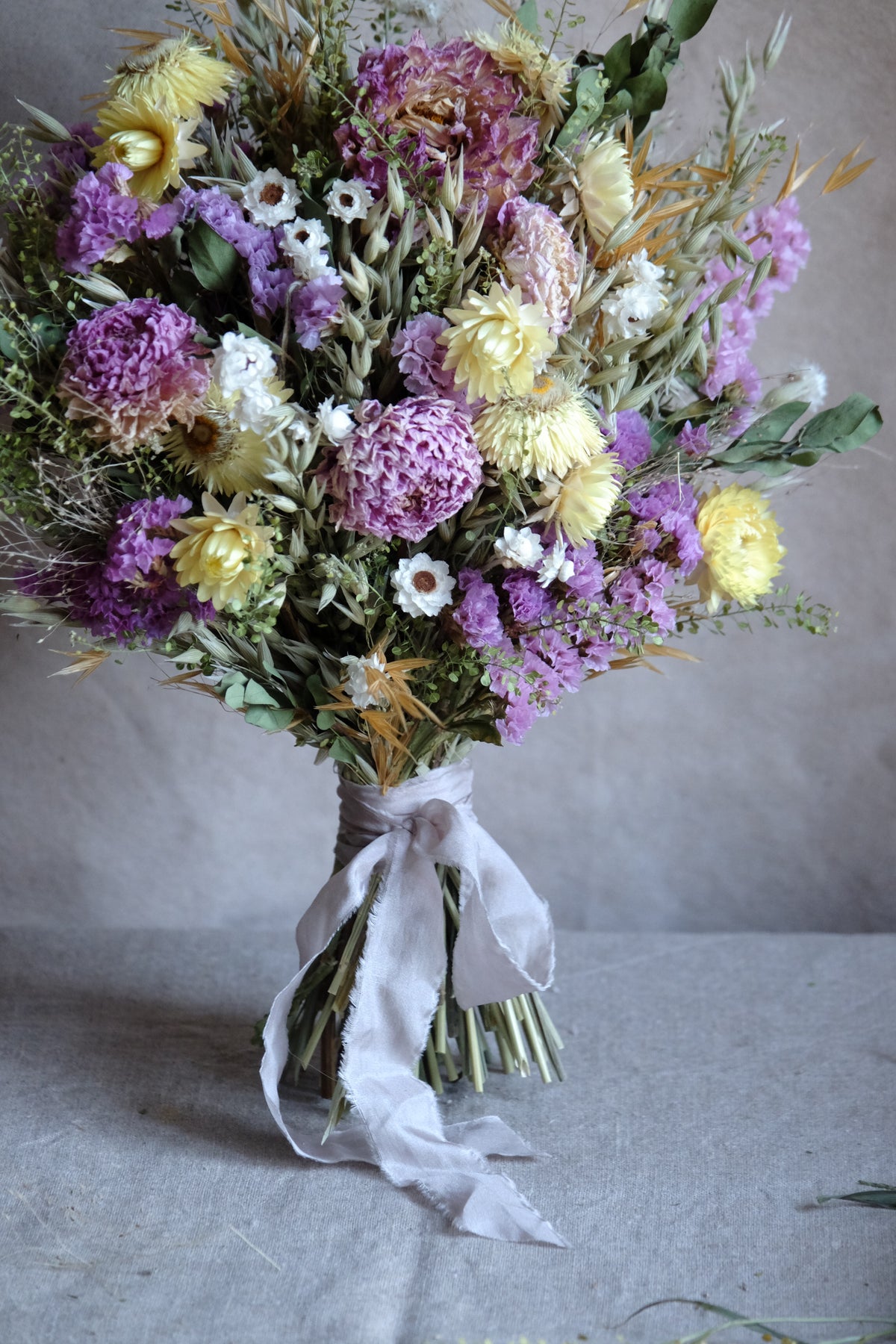 Medium dried flower bouquet